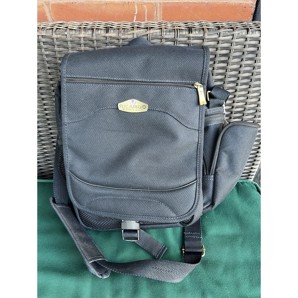 Ricardo Beverly Hills black shoulder bag messenger tote style 65553